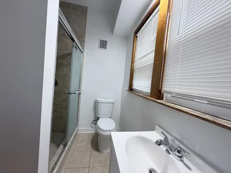 1633 West 38th Street Chicago IL 60609