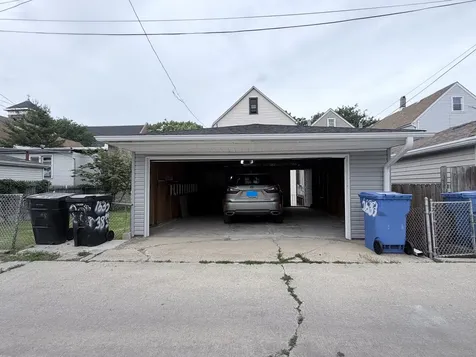 1633 West 38th Street Chicago IL 60609