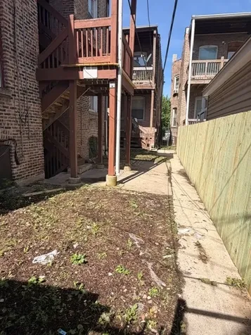 916 West 68th Street W Chicago IL 60621