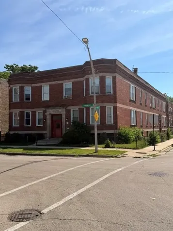 916 West 68th Street W Chicago IL 60621