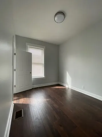 916 West 68th Street W Chicago IL 60621
