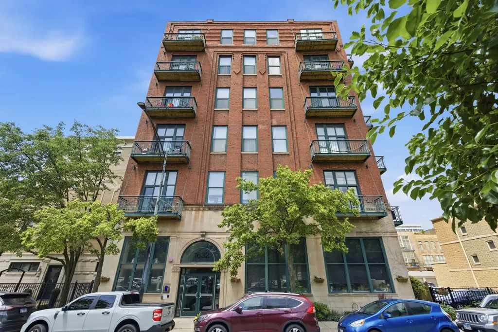 1632 South Indiana Avenue Chicago IL 60616