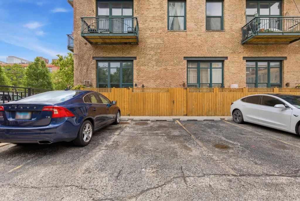 1632 South Indiana Avenue Chicago IL 60616