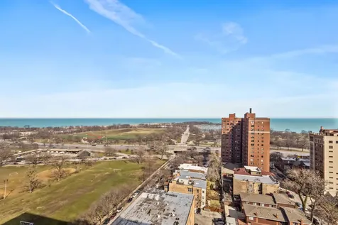 4343 North Clarendon Avenue Chicago IL 60613