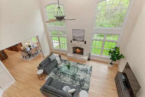 14805 Creekside Path Libertyville IL 60048