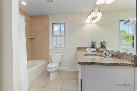 14805 Creekside Path Libertyville IL 60048
