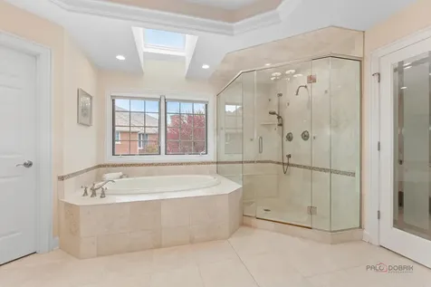 14805 Creekside Path Libertyville IL 60048