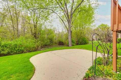 14805 Creekside Path Libertyville IL 60048