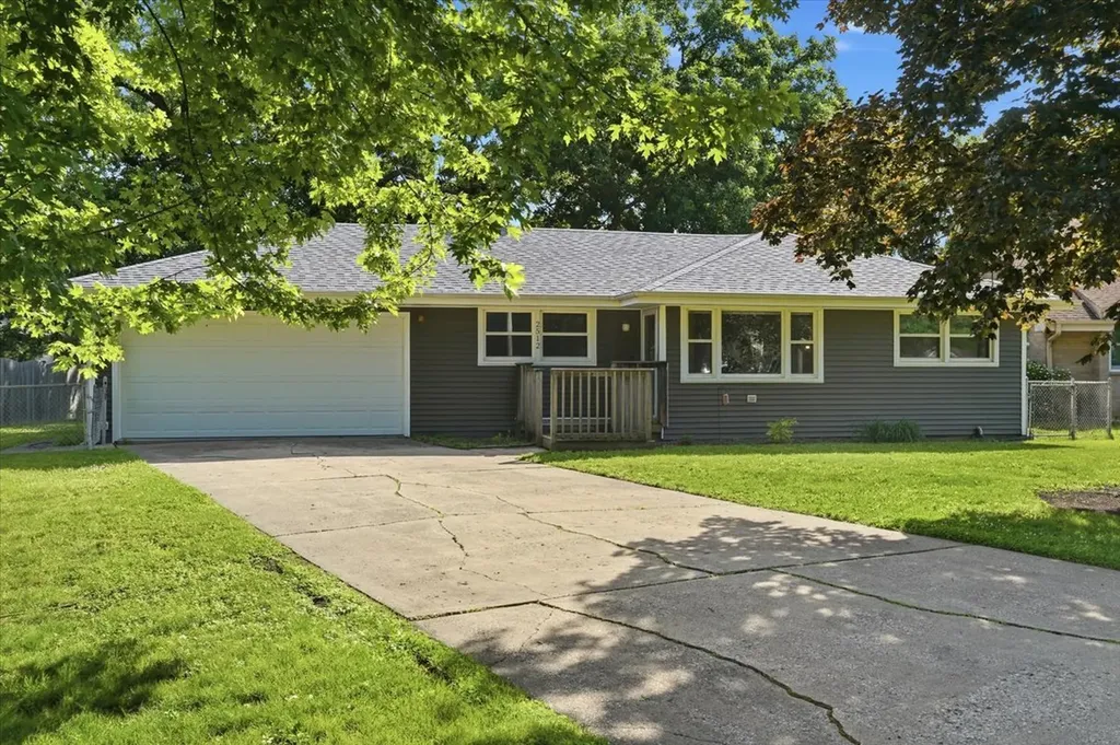2512 Highland Drive Lindenhurst IL 60046