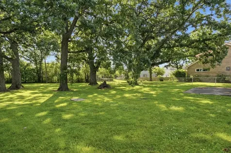 2512 Highland Drive Lindenhurst IL 60046