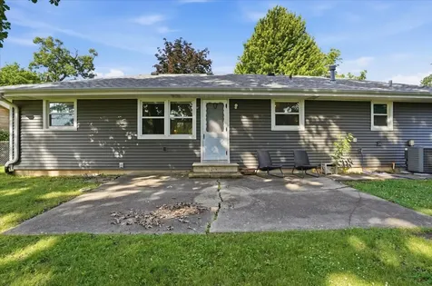 2512 Highland Drive Lindenhurst IL 60046