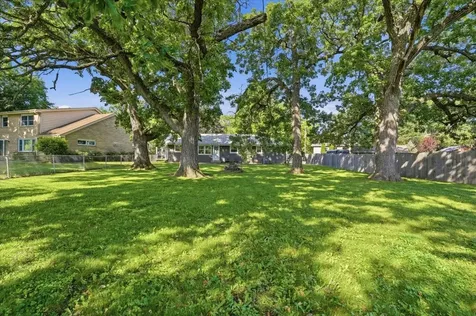 2512 Highland Drive Lindenhurst IL 60046