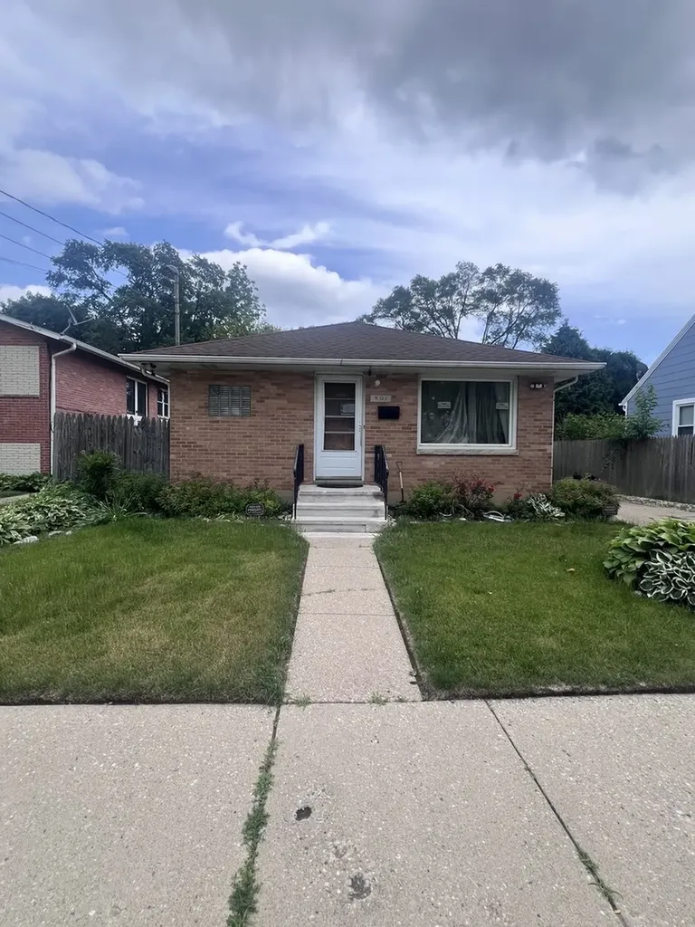 801 Indiana Avenue Waukegan IL 60085