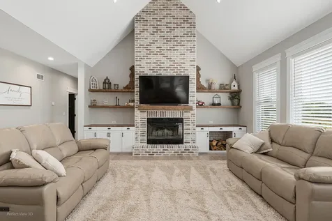 4457 East Minooka Road Minooka IL 60447