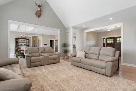 4457 East Minooka Road Minooka IL 60447