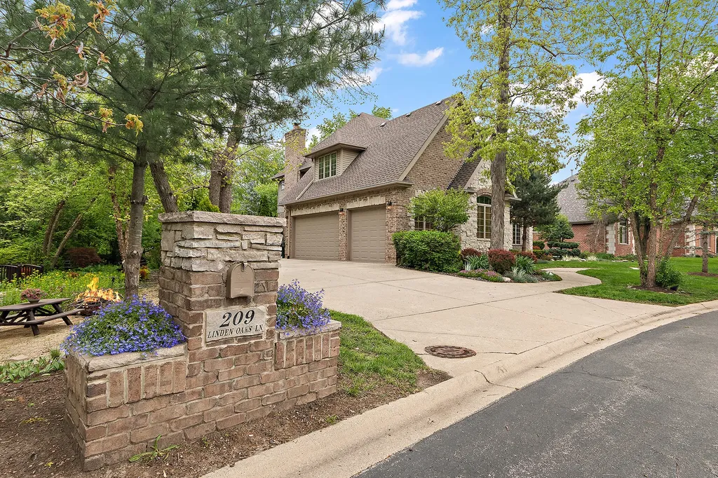 209 Linden Oaks Lane New Lenox IL 60451