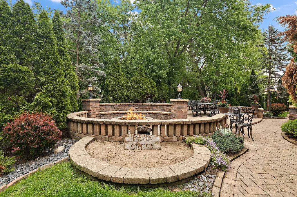 209 Linden Oaks Lane New Lenox IL 60451