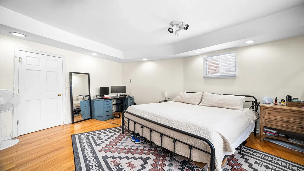 4754 North Lincoln Avenue Chicago IL 60625