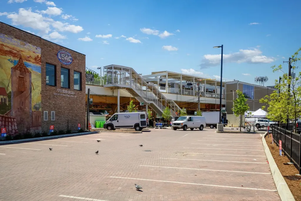 4754 North Lincoln Avenue Chicago IL 60625