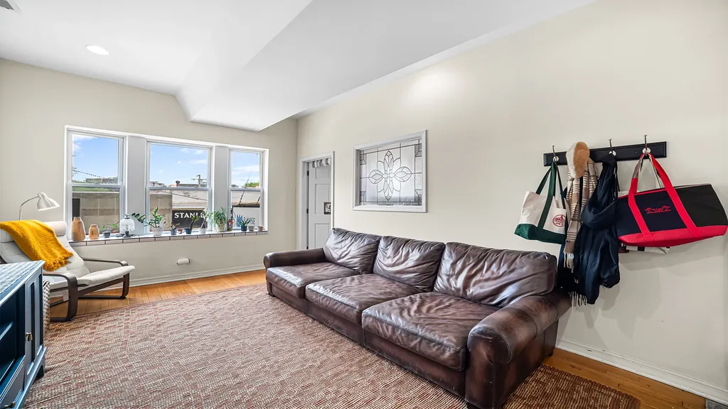 4754 North Lincoln Avenue Chicago IL 60625