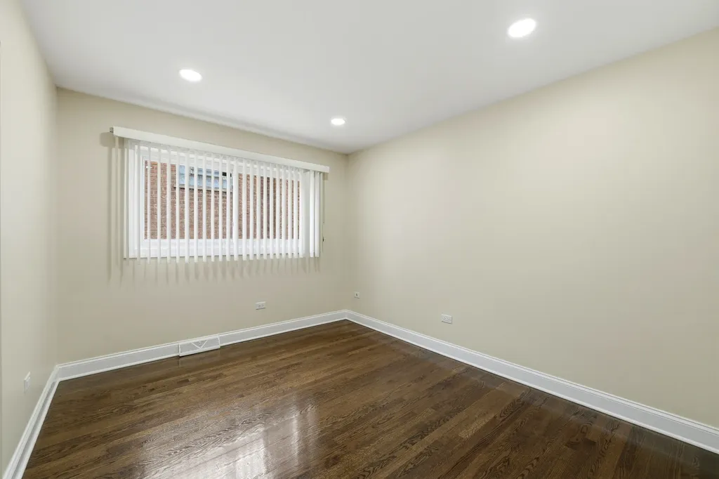 1056 West 107th Place Chicago IL 60643