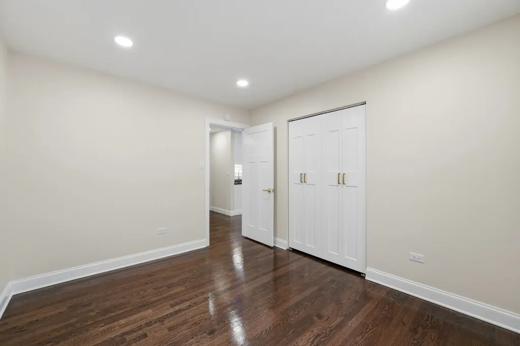 1056 West 107th Place Chicago IL 60643