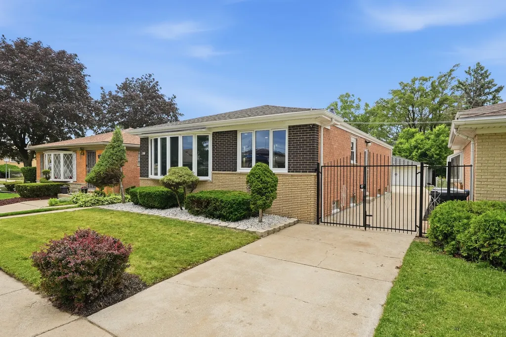 1056 West 107th Place Chicago IL 60643