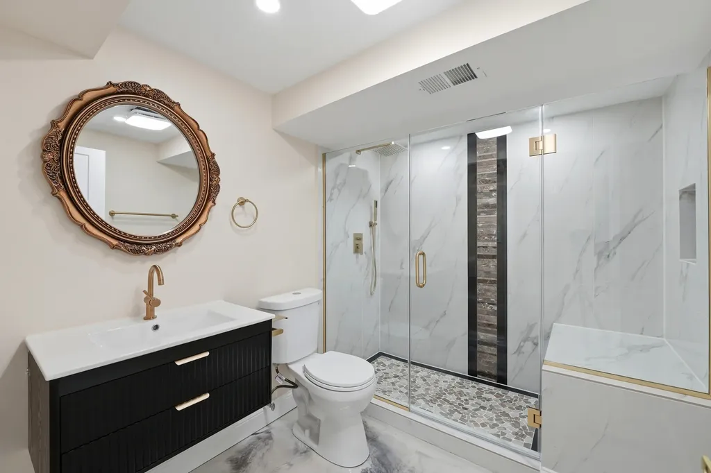 1056 West 107th Place Chicago IL 60643