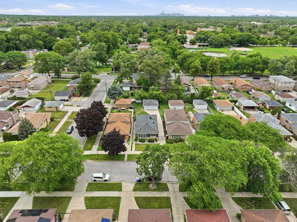 1056 West 107th Place Chicago IL 60643