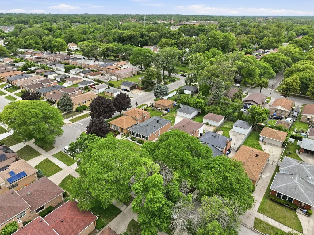 1056 West 107th Place Chicago IL 60643