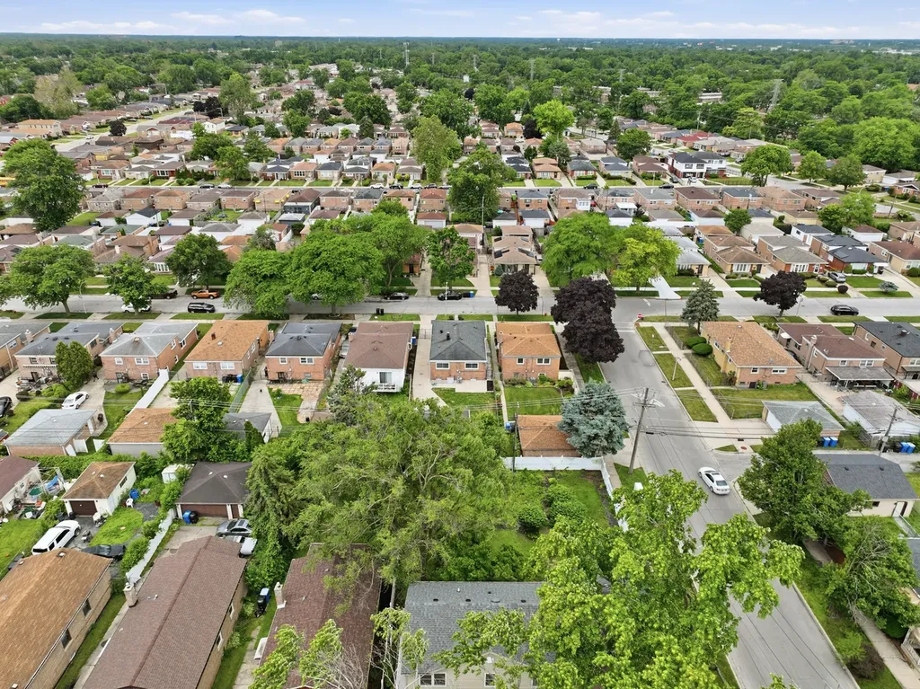 1056 West 107th Place Chicago IL 60643