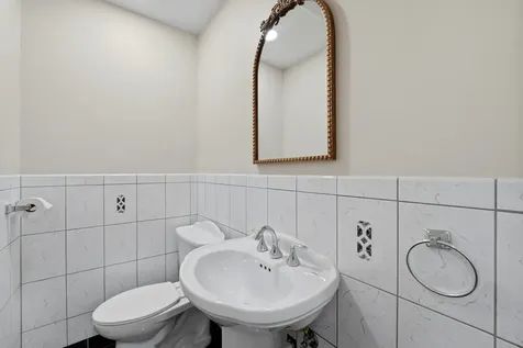 1056 West 107th Place Chicago IL 60643