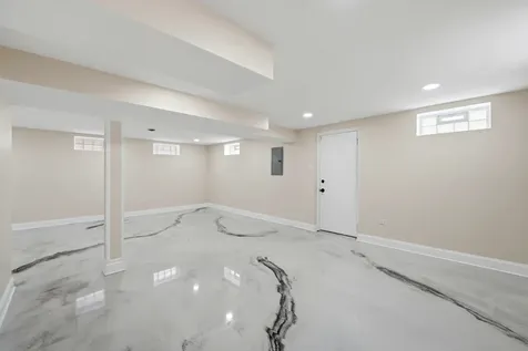 1056 West 107th Place Chicago IL 60643