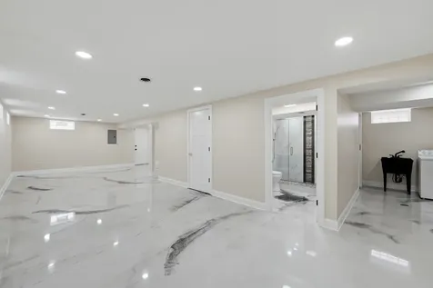 1056 West 107th Place Chicago IL 60643