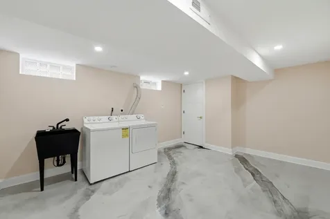 1056 West 107th Place Chicago IL 60643