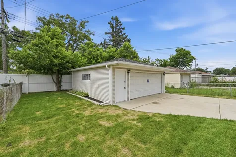 1056 West 107th Place Chicago IL 60643