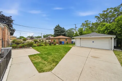 1056 West 107th Place Chicago IL 60643