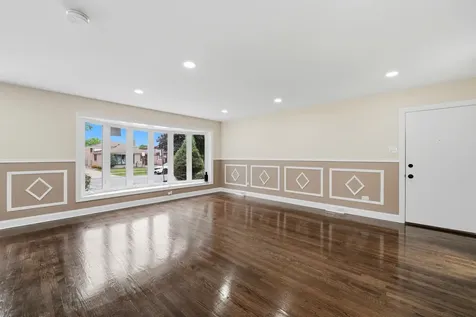 1056 West 107th Place Chicago IL 60643