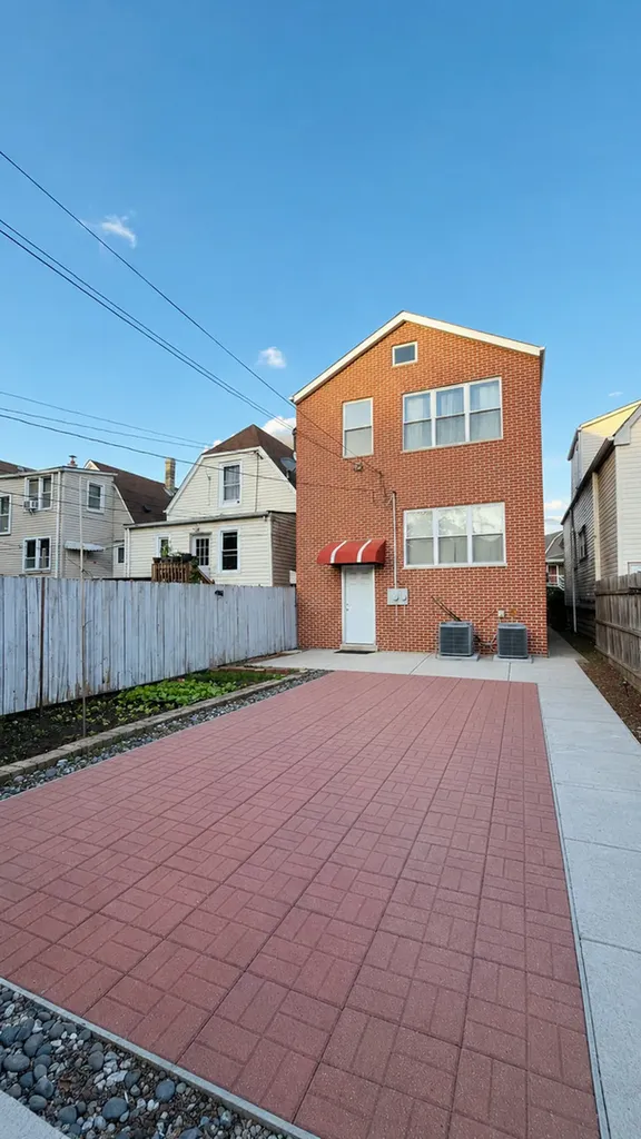 4024 South Artesian Avenue Chicago IL 60632
