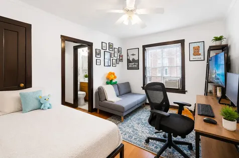 658 West Oakdale Avenue Chicago IL 60657