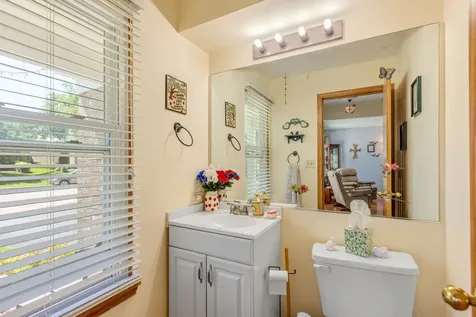 1898 Mcrae Lane Mundelein IL 60060