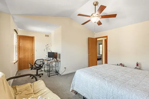 1898 Mcrae Lane Mundelein IL 60060
