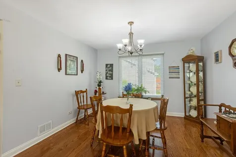 1898 Mcrae Lane Mundelein IL 60060