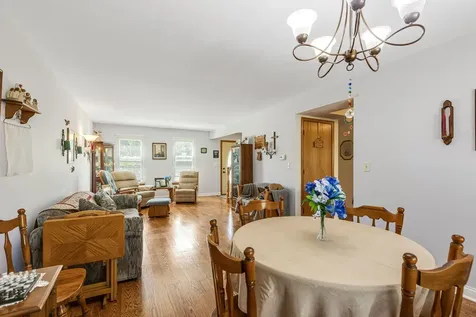 1898 Mcrae Lane Mundelein IL 60060