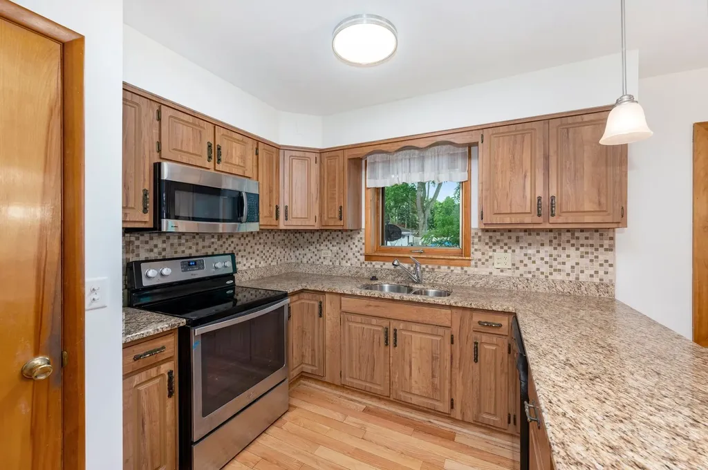 19 West Adams Street Villa Park IL 60181