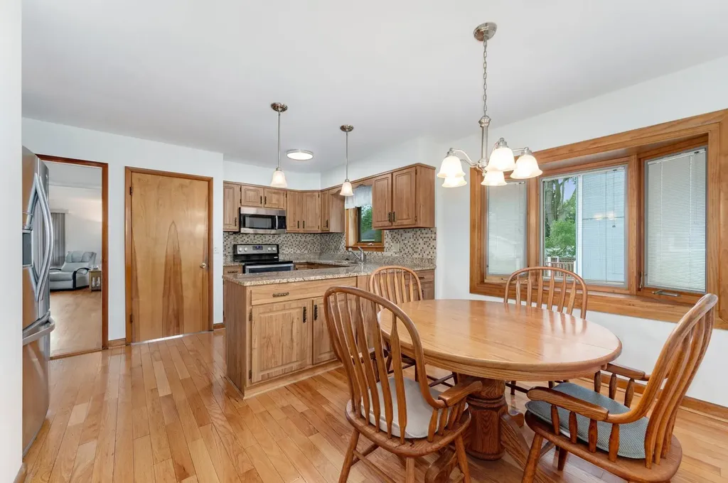 19 West Adams Street Villa Park IL 60181