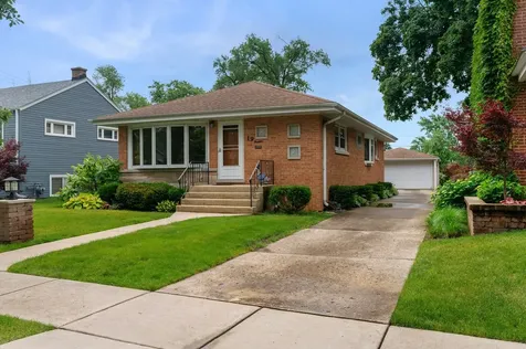 19 West Adams Street Villa Park IL 60181