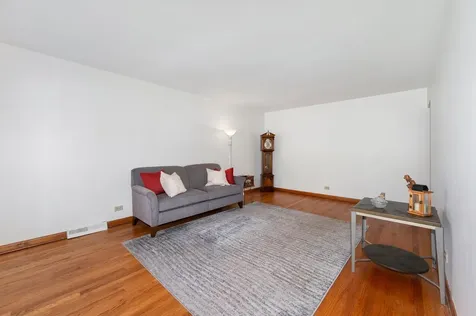 19 West Adams Street Villa Park IL 60181