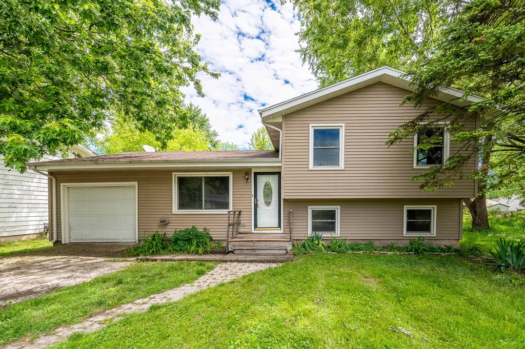 1716 Parklane Avenue Mchenry IL 60050