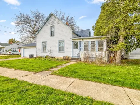 407 West 4th Street Byron IL 61010